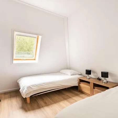 Charming In With Garden 3*