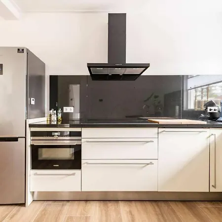 Charming In With Garden Hotel Poortugaal